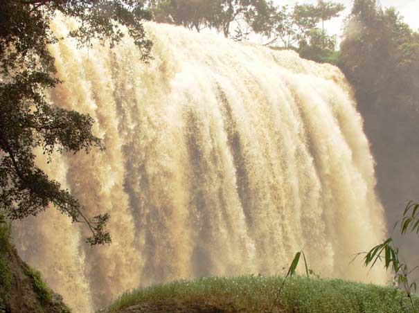 Du ngoạn thác Voi